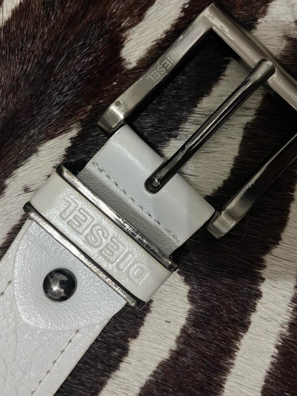 Diesel White Leather Men’s Belt with Silver Buckle